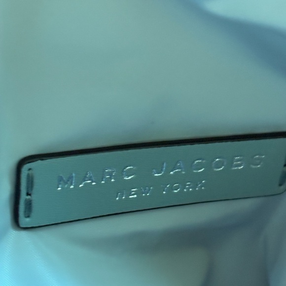 Marc Jacobs Elegant Gray Crossbody Bag - Picture 4 of 7